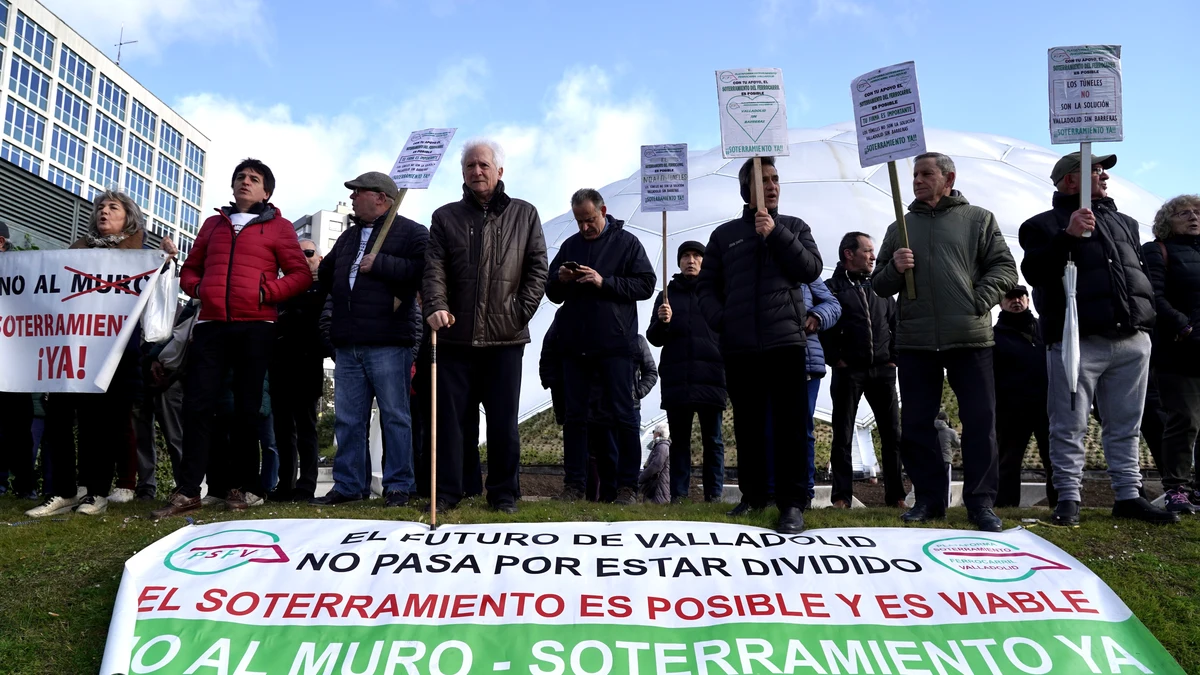 Acusan al ministro Óscar Puente de «manipular» informes para enterrar el soterramiento en Valladolid