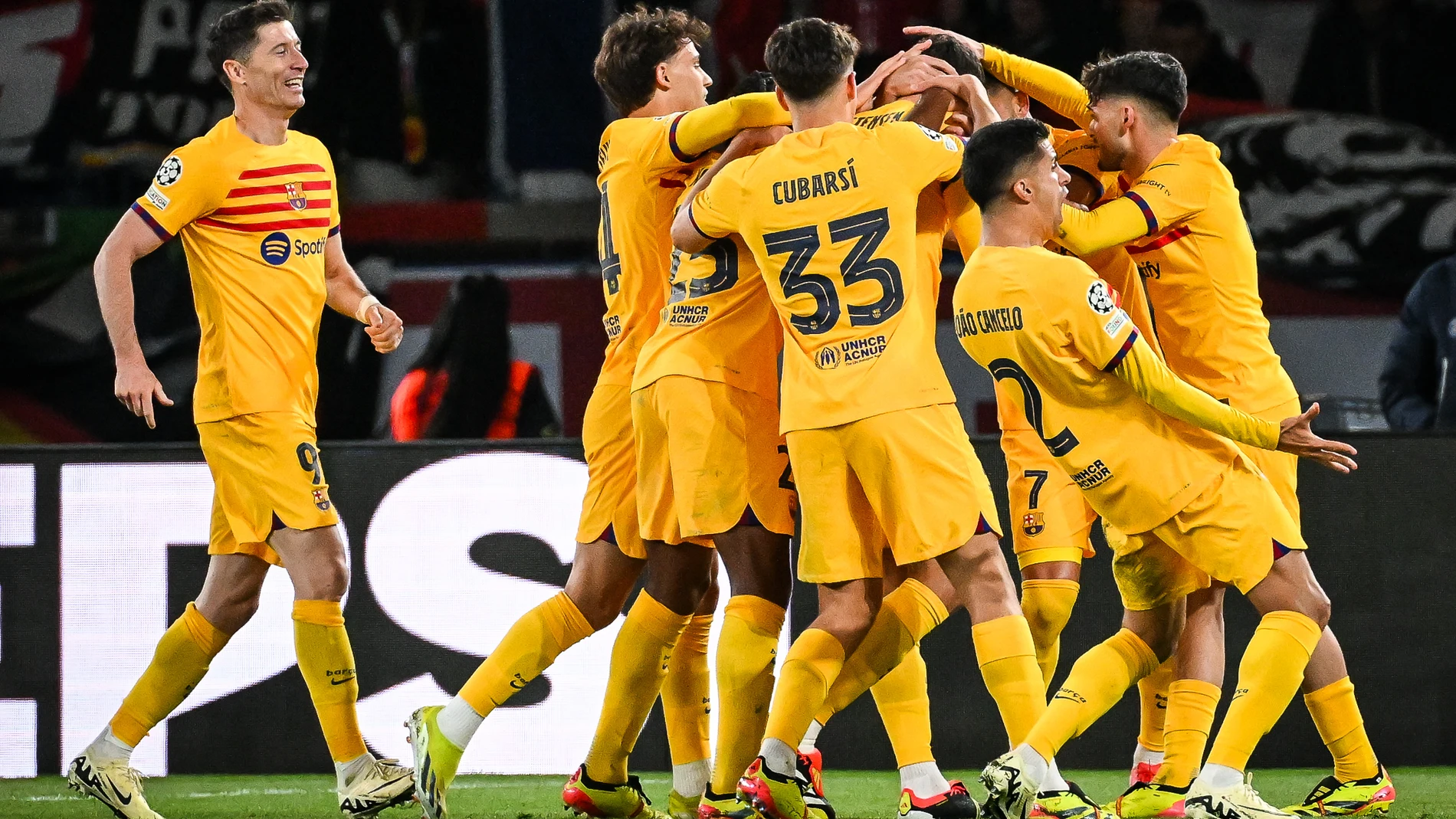 Andreas CHRISTENSEN of Barcelona celebrate his goal with teammates during the UEFA Champions League, Quarter-finals, 1st leg football match between Paris Saint-Germain and FC Barcelona on April 10, 2024 at Parc des Princes stadium in Paris, France - Photo Matthieu Mirville / DPPI AFP7 10/04/2024 ONLY FOR USE IN SPAIN