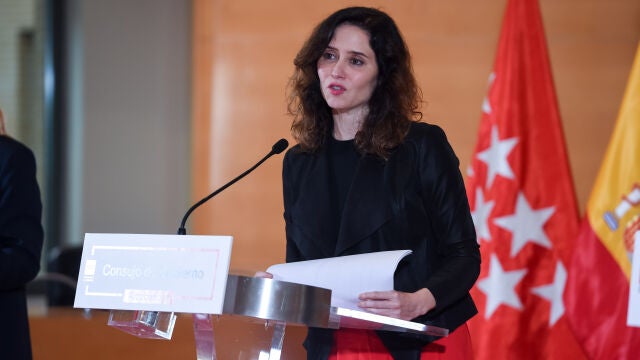 Ayuso preside la reunión del Consejo de Gobierno en el Ayuntamiento de Alcobendas