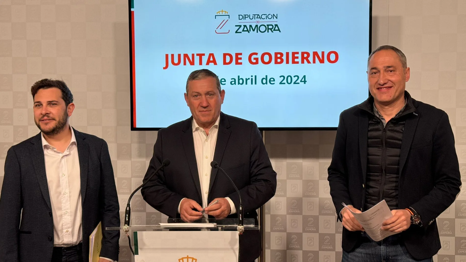 Javier Faúndez, tras la Junta de Gobierno de la Dipitación de Zamora