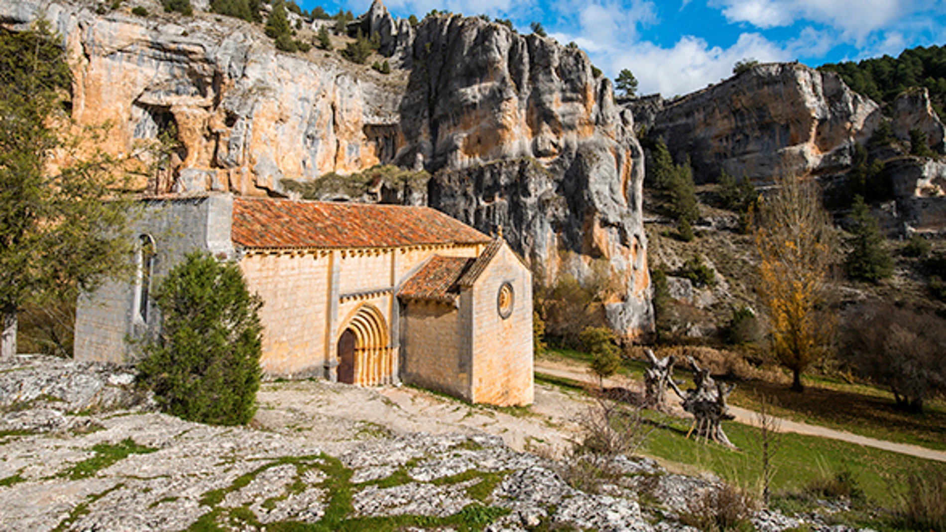 Esta modesta ermita está considerada como la más bonita de España