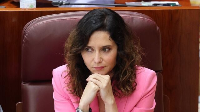 Ayuso solicita a Pedro Sánchez transparencia sobre los negocios de Begoña Gómez