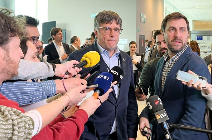 Puigdemont dice que se "violaron" los derechos de los electores al no dejarle entrar al PE