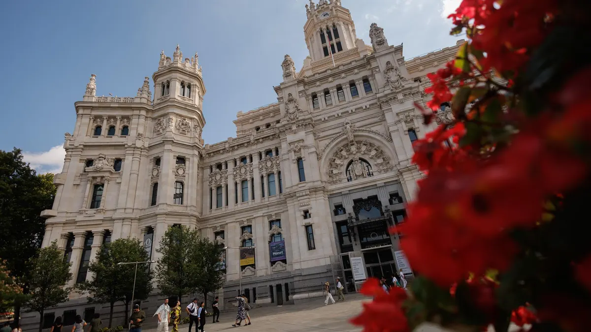 Los ciudadanos dan un notable alto a su vida en Madrid (aunque también va por barrios)