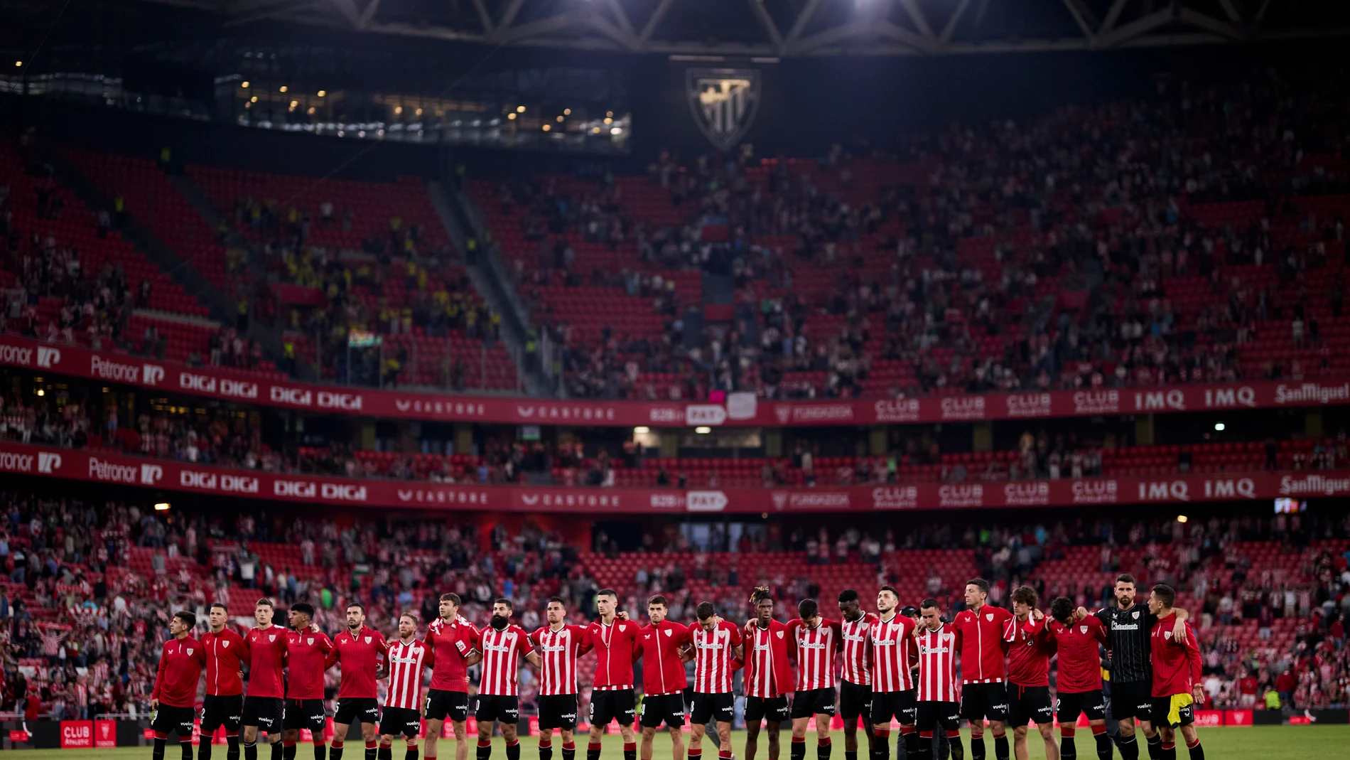 Players of Athletic Club reacts to the supporters after the LaLiga EA Sports match between Athletic Club and Villarreal CF at San Mames on April 14, 2024, in Bilbao, Spain. AFP7 14/04/2024 ONLY FOR USE IN SPAIN