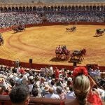 Exhibición de enganches en la plaza de toros de Sevilla
