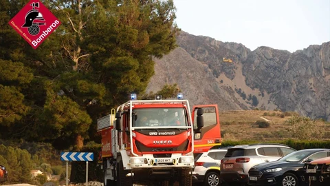 Medios en el incendio de Tàrbena