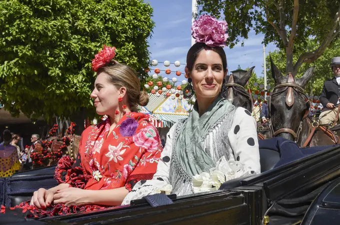 De Sofía Palazuelo a Rocío Crusset, los primeros looks de flamenca con el rojo como protagonista en la Feria de Abril 2024