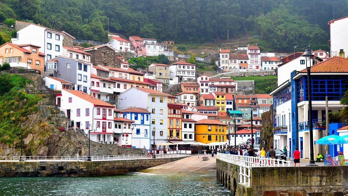 Desde ‘chigre’ hasta ‘fabes’: Explora el colorido vocabulario del asturiano