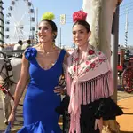 Paz Padilla y su hija, Anna, disfrutando de la Feria de Abril.