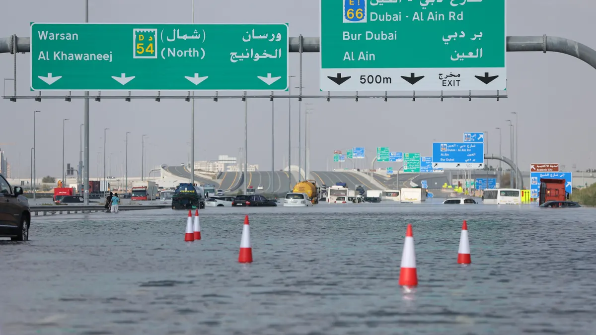 “Importantes perturbaciones” en el aeropuerto de Dubái debido a las fuertes lluvias