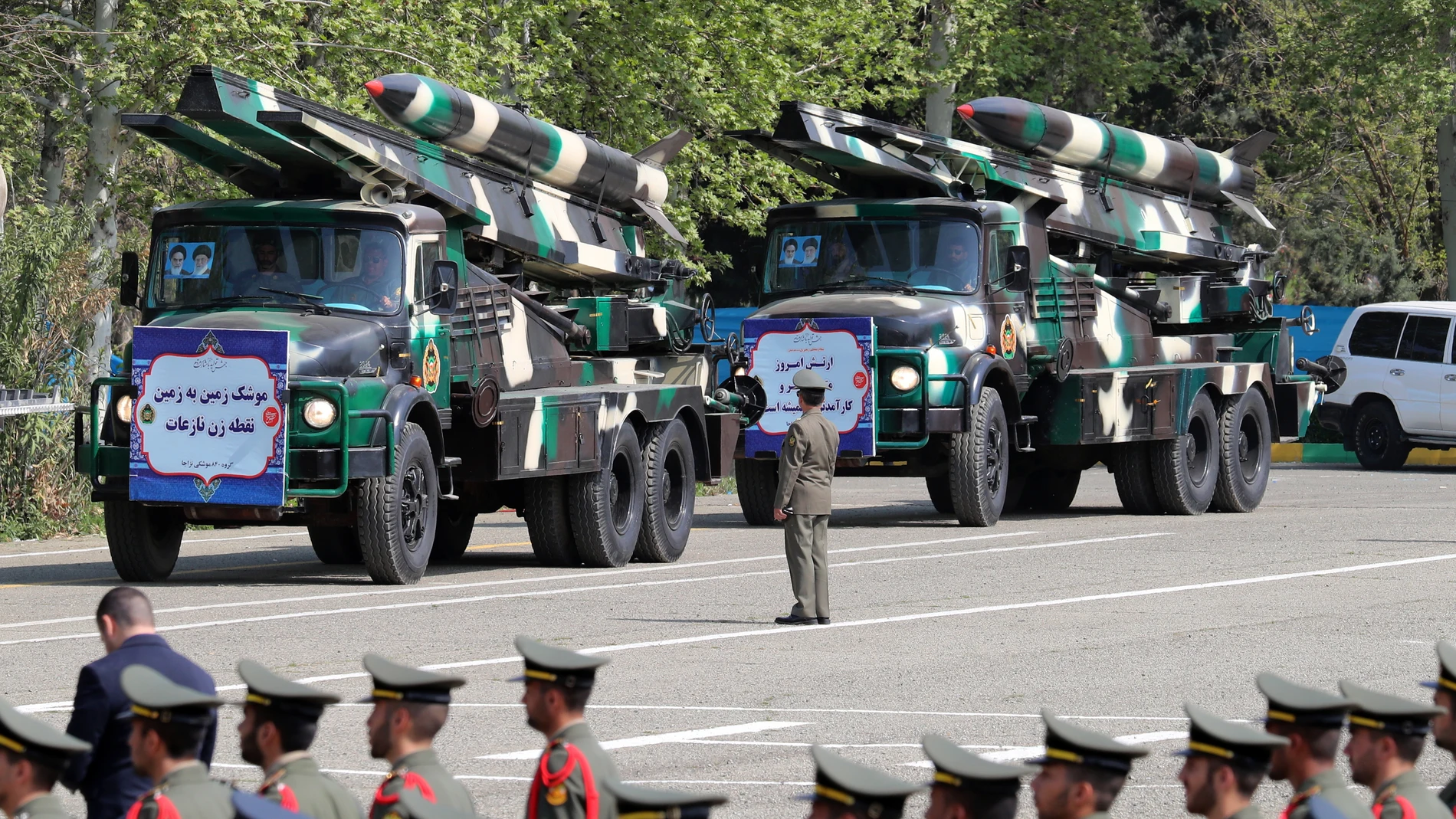 Tehran (Iran (islamic Republic Of)), 17/04/2024.- Iranian medium range missiles 'Nazeat' are displayed during the annual Army Day celebration at a military base in Tehran, Iran, 17 April 2024. According to Iranian state media, Raisi described the recent attack launched towards Israel as 'limited' and 'punitive', adding that any act of aggression against Iran will be dealt with a 'powerful and fierce' response. Iran's Islamic Revolutionary Guards Corps (IRGC) launched drones and rockets toward...