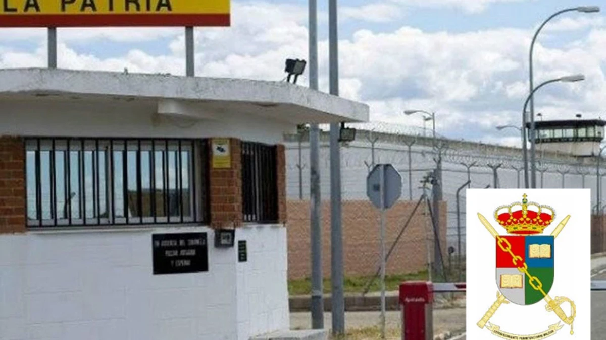 La prisión militar estrena escudo: una cadena partida como símbolo de la 