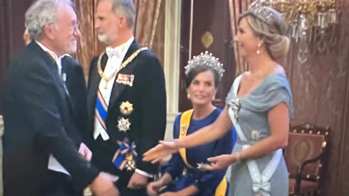 El motivo por el que la Reina Letizia preside el besamanos sentada en un taburete 