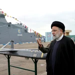 O.Próximo.- Un buque iraní presuntamente vinculado con los ataques de los hutíes en el mar Rojo vuelve a puerto en Irán