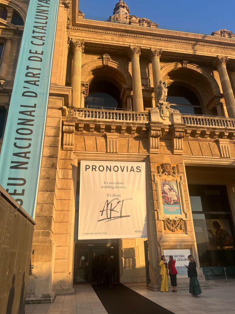 Pronovias presenta su colección más vanguardista para 2025 en el Museu Nacional d'Art de Catalunya con motivo de su 60 aniversario