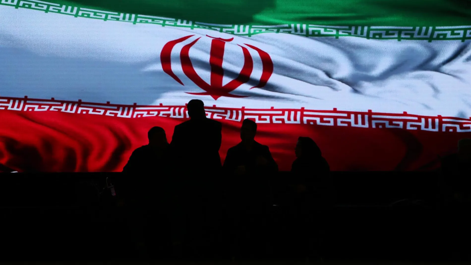 O.Próximo.- Registradas al menos tres explosiones cerca de una base militar en la ciudad iraní de Isfahán
