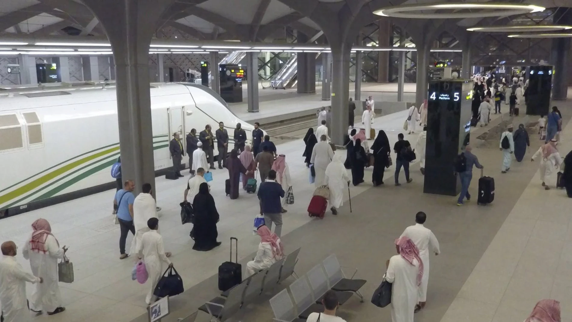 Economía.- Los servicios de alta velocidad de la línea La Meca-Medina superan el millón de viajeros durante el ramadán