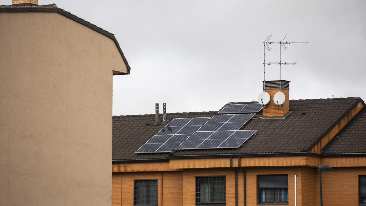 Placas solares: ¿es obligatorio instalarlas en viviendas de obra nueva?
