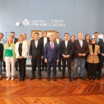 El presidente Mazón, con los miembros del Ayuntamiento de Vila-real