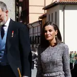 El look de la Reina Letizia en el Premio de Literatura “Miguel de Cervantes”.