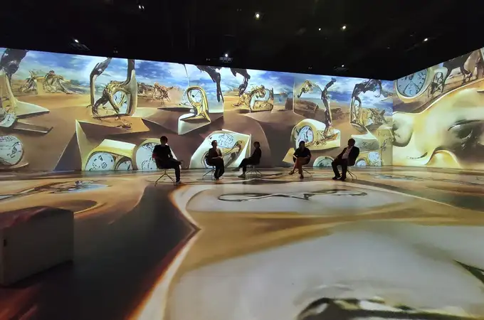 El arte digital convence en Valencia: 15.000 personas visitan en un mes la exposición de Dalí de Bombas Gens