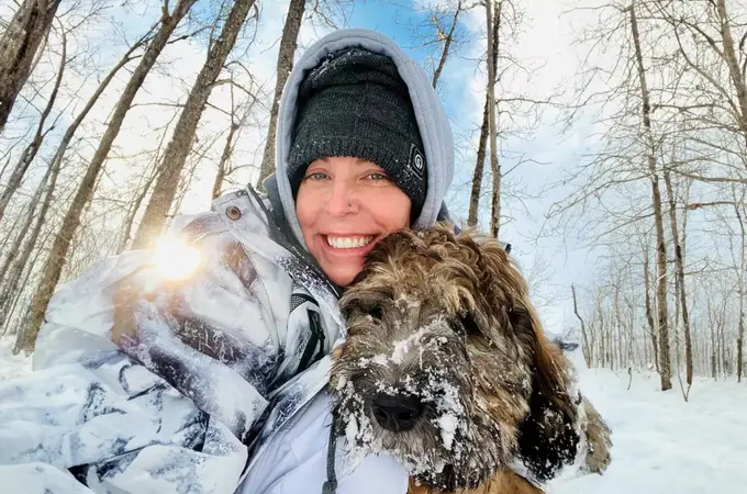 Encuentran el cuerpo de una mujer abrazado al de su perro en las gélidas aguas de Alaska