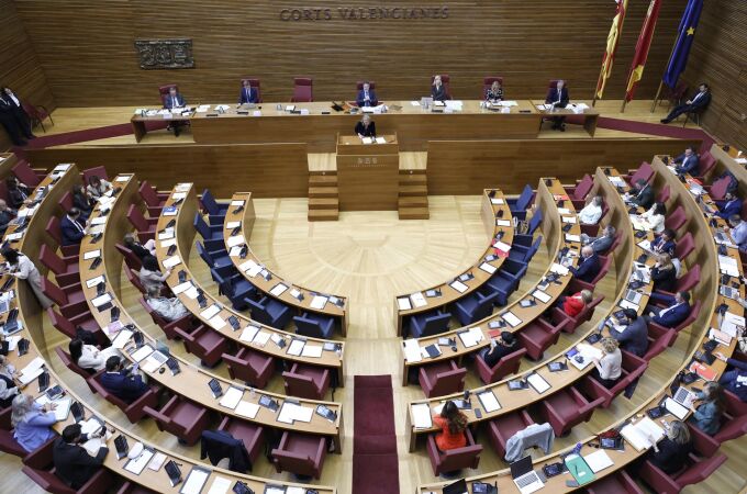 AMP.- Les Corts convalidan por unanimidad un decreto para estabilizar a los investigadores en la Comunitat Valenciana