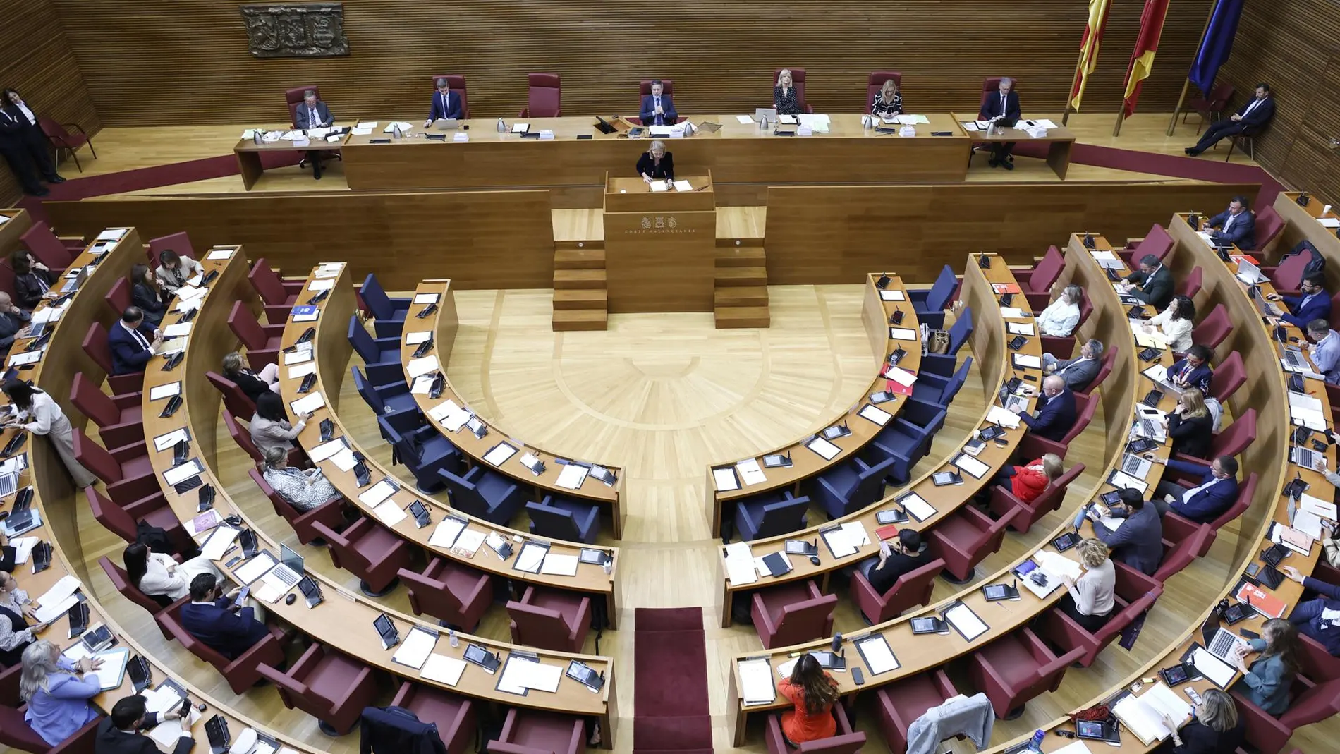 AMP.- Les Corts convalidan por unanimidad un decreto para estabilizar a los investigadores en la Comunitat Valenciana