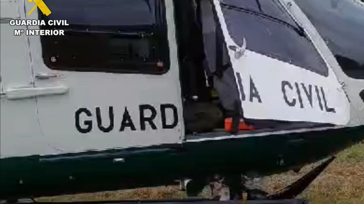 Un helicóptero de la Guardia Civil rescata a una ciclista francesa accidentada en el Pirineo