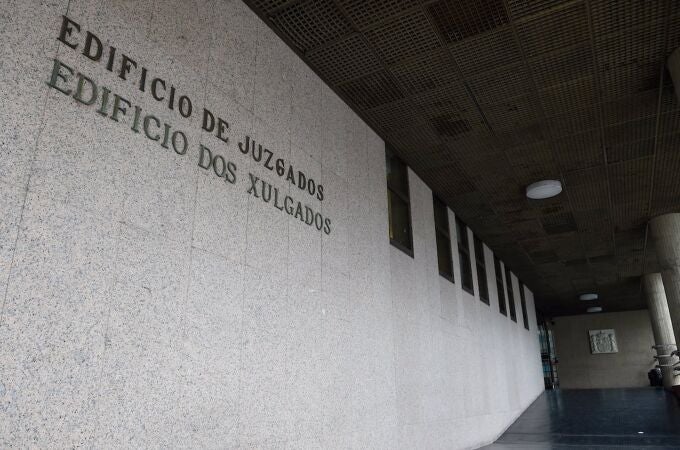 Cuatro años de cárcel para un agresor sexual reincidente que agredió a una menor en un portal de Vigo