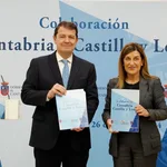 Mañueco y Buruaga tras firmar el protocolo general de actuación entre Castilla y León y Cantabria