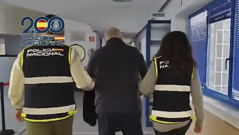 Captura del video que facilitó la Policía Nacional el pasado 10 de enero de 2024 de la detención en Marbella (Málaga) del presunto cabecilla de la Mocro Maffia y uno de los delincuentes más peligrosos de Países Bajos, Karim Bouyakhrichan, que se ha fugado después de que la Audiencia Provincial de Málaga lo dejara en libertad provisional en contra del criterio del fiscal.