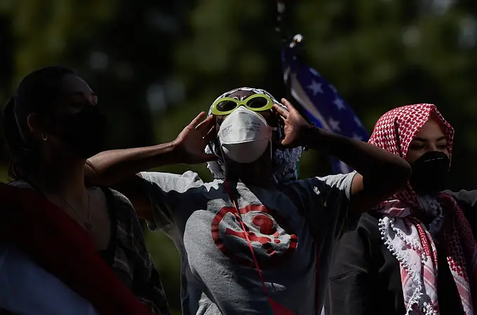 Estallan enfrentamientos en la universidad de Los Angeles en torno a las protestas propalestinas
