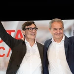  Zapatero apoya a Illa en un acto de campaña electoral 