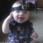 Este es Sam, un bebé que llevó 61 horas una cámara con la que se pudo entrenar a una inteligencia artificial para que aprendiera "a hablar".