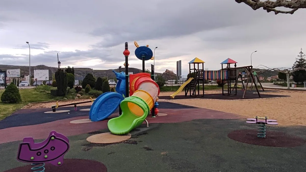 El Burgo de Osma pone a punto sus parques infantiles