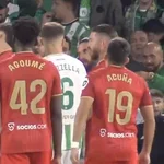 El vídeo viral de Sergio Ramos tirando de las orejas a Isco