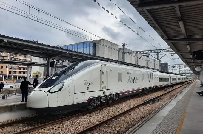 La Xunta reitera a Transportes información y más frecuencias para los trenes Avril
