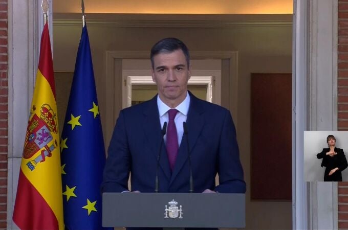 Pedro Sánchez anuncia que continuará como Presidente del Gobierno
