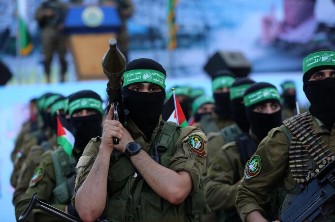 O.Próximo.- El brazo armado de Hamás lanza proyectiles desde el sur de Líbano contra una base en Israel