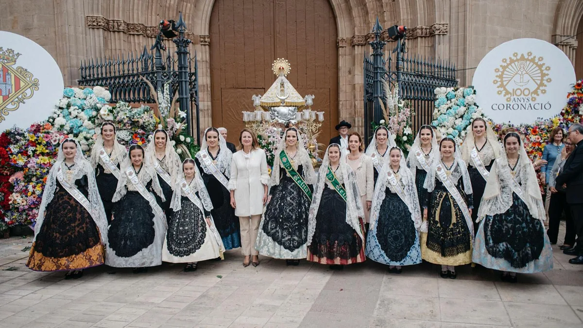 Cuatro mil castellonenses ofrendan a la Mare de Déu del Lledó en el centenario de la coronación