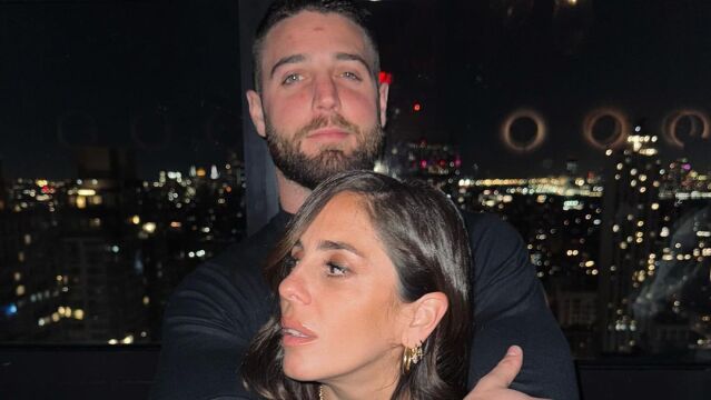Anabel Pantoja junto a su pareja David