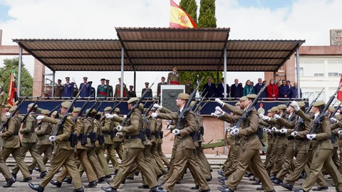 El Mando de Artillería de Campaña celebra el aniversario de los hechos acontecidos en el Parque de Monteleón (Madrid) el 2 de mayo de 1808 por los capitanes Daoiz y Velarde. El acto está presidido por el general jefe de Estado Mayor del Ejército de Tierra, Amador Enseñat y Berea