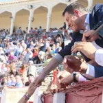 El presidente de Castilla-La Mancha, Emiliano García-Page, asiste a la tradicional corrida de toros a beneficio de Asprona, en Albacete