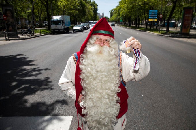 Papá Noel, Santa, visita Madrid a través de la embajada de Finlandia. 