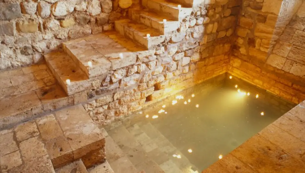 Casa de baños rituales (miqve), en Besalúz