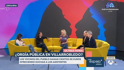 Susanna Griso en el plató de 'Espejo público' con varios colaboradores