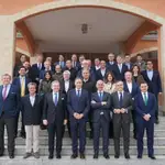 El alcalde de Salamanca, Carlos García Carbayo, con los responsables de Empresa Familiar