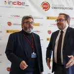 El director del Incibe, Félix Barrio y el Maestro Internacional de Ajedrez, Marcelino Sión